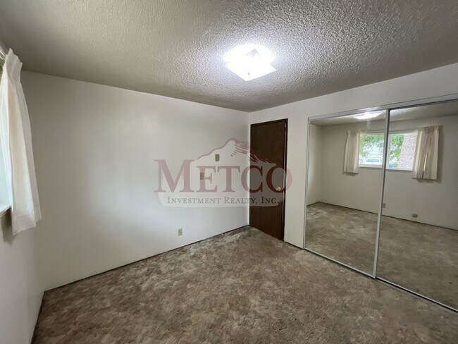 Building Photo - 19703