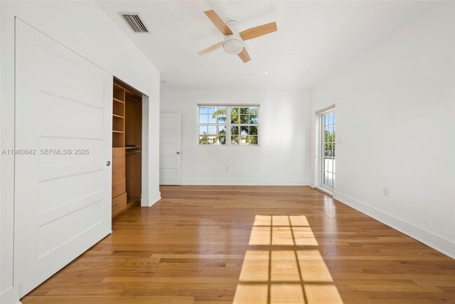 Building Photo - 4491 Prairie Ave