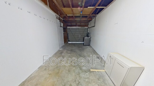 Building Photo - 4675 Holland St