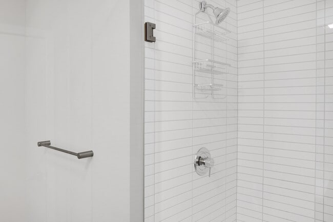 Building Photo - 210 Wall St