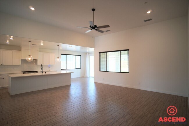 Building Photo - Newly Built Home with Solar in Gossamer Grove!
