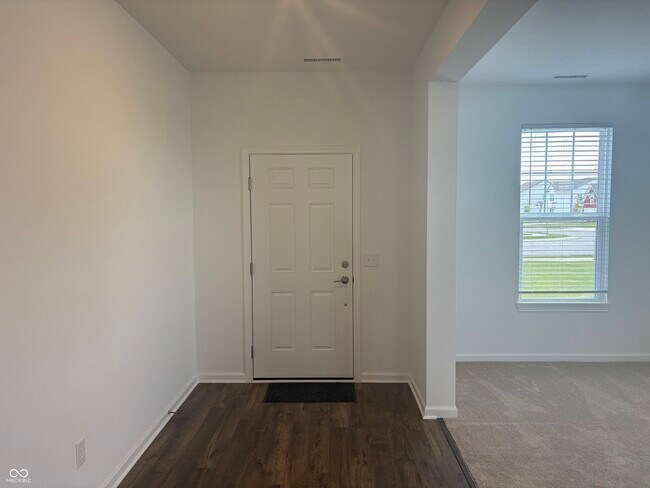 Building Photo - 354 N Grand Oak Dr