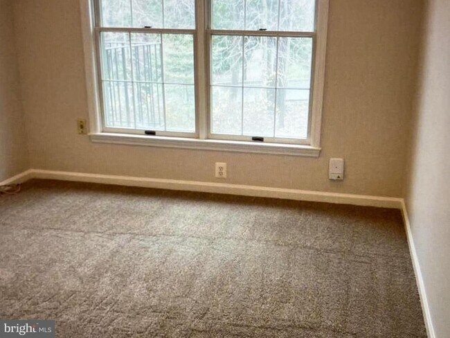 Building Photo - 7256 Glen Hollow Ct