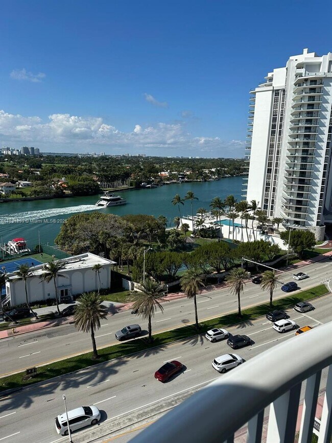 Building Photo - 5401 Collins Ave