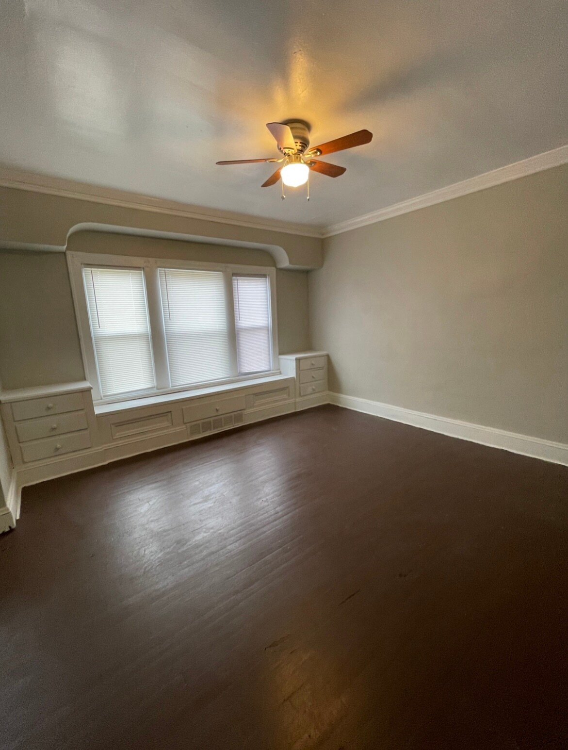 Building Photo - 3736 E 153rd St