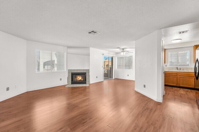 Building Photo - 6859 Tamarus St