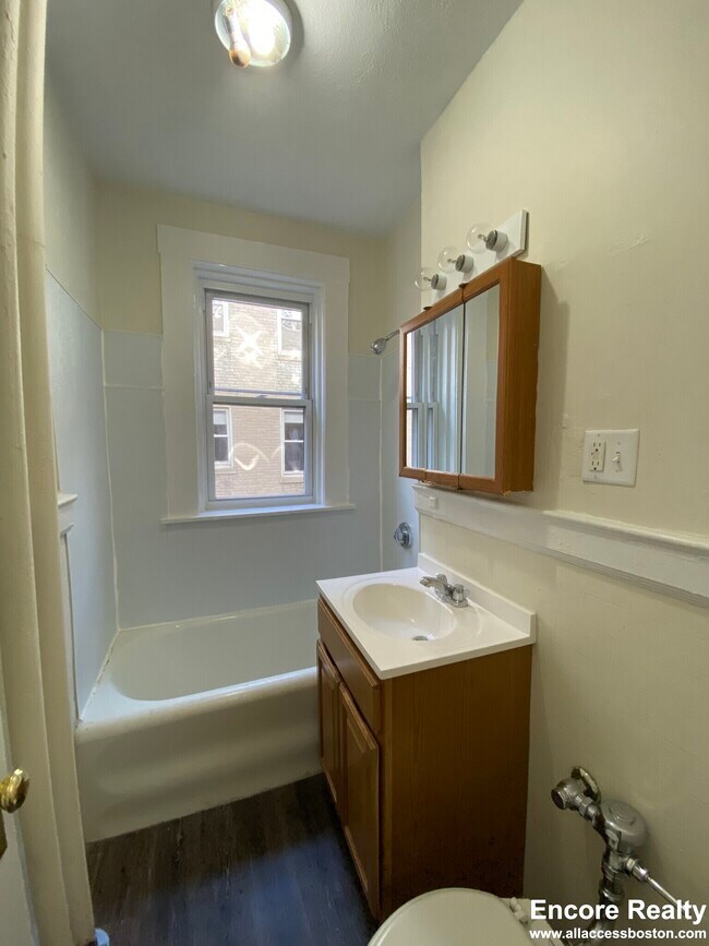 Building Photo - 1167 Boylston St