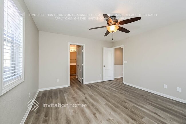 Building Photo - 9965 El Corriente St