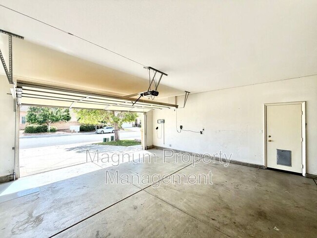 Building Photo - 29998 Couples Ave