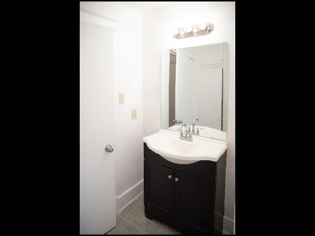 Building Photo - 312 Barton St