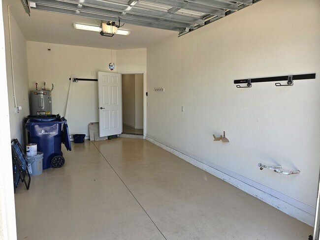 Building Photo - Seasonal Short-Term Sought after Sarasota National (Social Membership) with resort like Amenities!