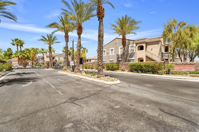 Building Photo - Spacious single-level, first-floor unit featuring 3 bedrooms and 2 bathrooms.