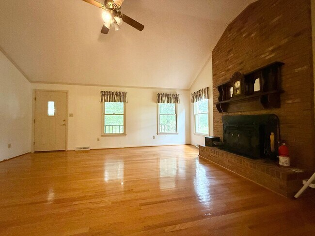 Building Photo - 2896 Bill Curlee Rd