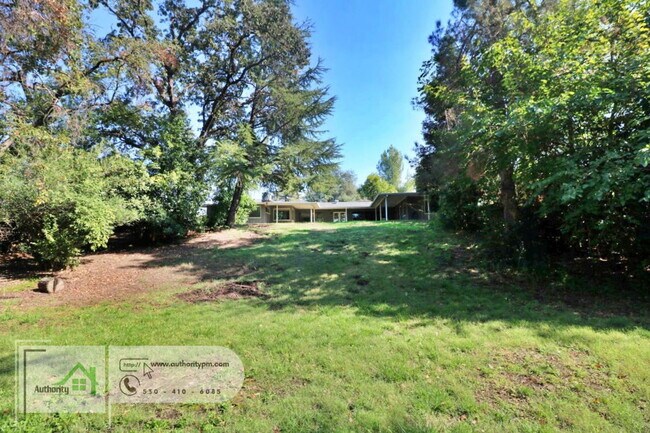 Building Photo - 3180 Wilshire Dr