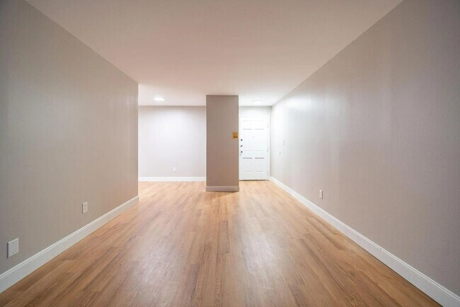 Building Photo - 4696 Tarryton Ct. S. Unit 7-1H