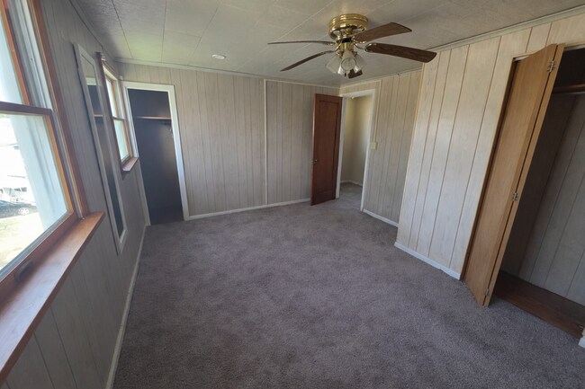 Building Photo - 3-bedroom, 1-bath home in Clairton, PA