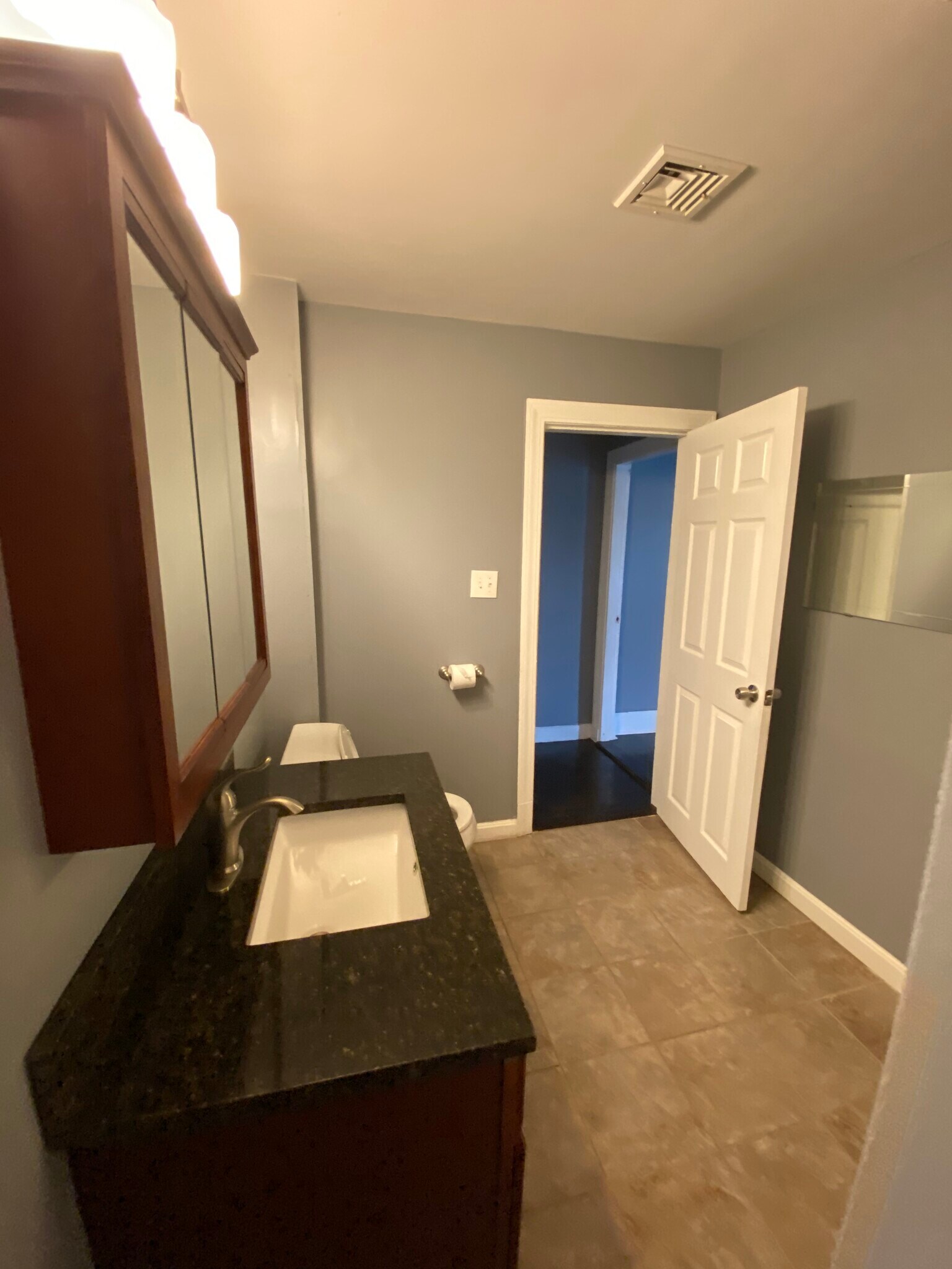 Building Photo - 359 Crescent St