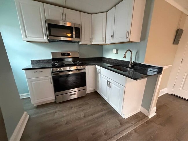 Primary Photo - Gorgeous Studio, Second-floor! Apartment in quiet Pittsfield Street