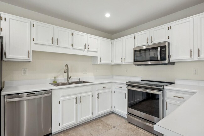 Building Photo - 15050 N Thompson Peak Pkwy