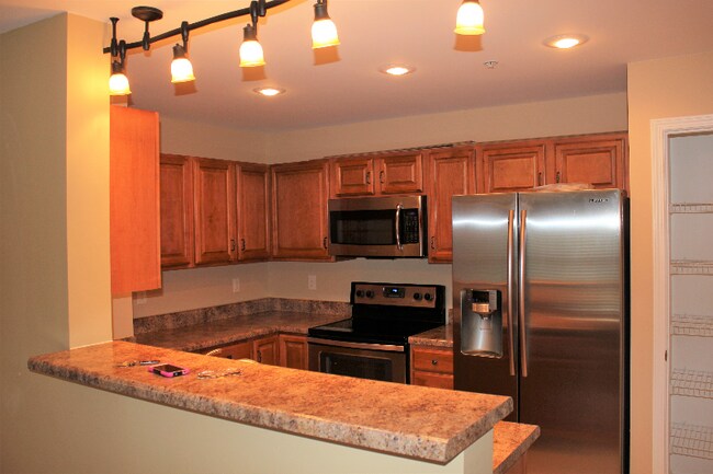 Building Photo - 3713 1B-371B Morris Farm Dr