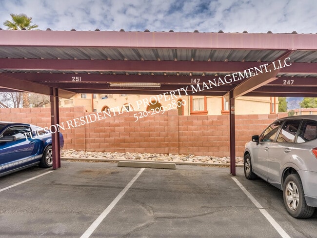 Building Photo - 2194 N Pantano Rd