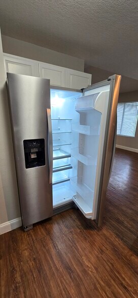 Building Photo - 1708 Apple Ln