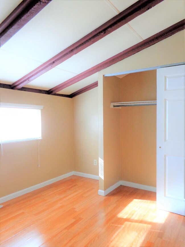 Building Photo - 891 Dawnview Ct