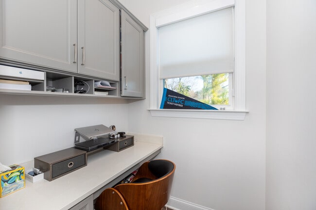 Building Photo - 4807 Blanchard Wy