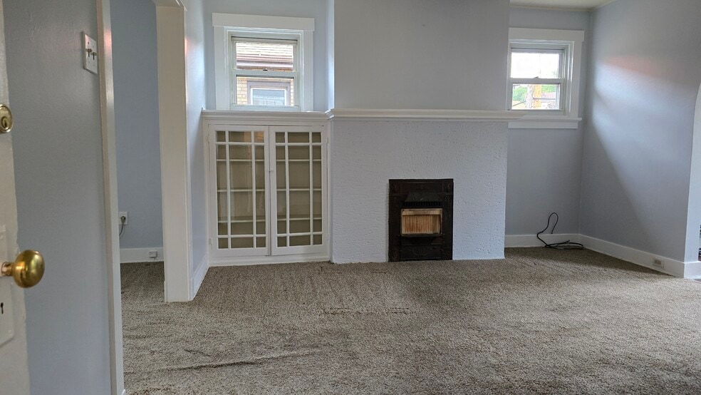 Living room - 3845 Brighton Rd