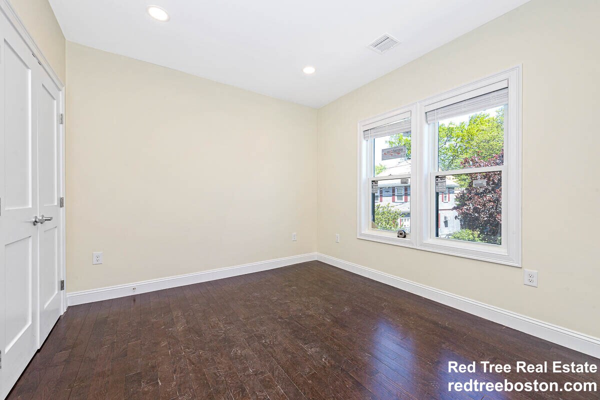 Building Photo - 70 Stanley Ave