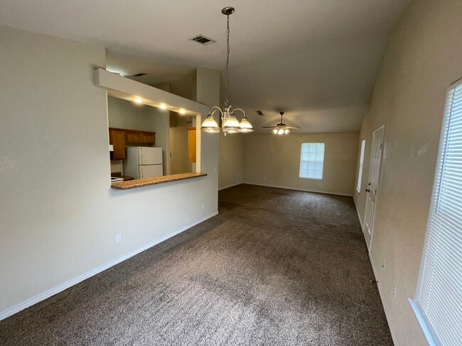 Building Photo - 5200 Arrowhead Rd