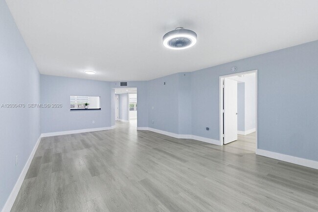 Building Photo - 550 SW 138th Ave