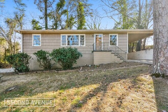 Building Photo - 9725 Red Ln Dr