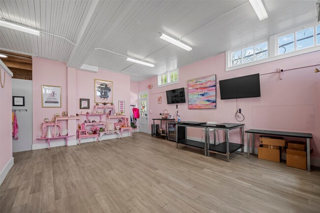 Building Photo - 1801 Avenue L