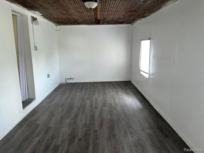 Building Photo - 15863 Kentucky St
