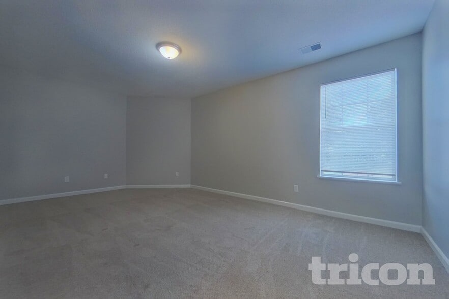 Building Photo - 410 Fox Trot Dr