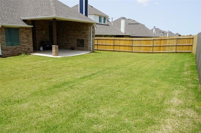 Building Photo - 5500 Carmel Crk Dr