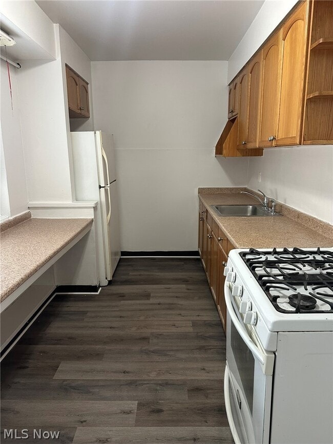 Building Photo - 3384 W 63rd St