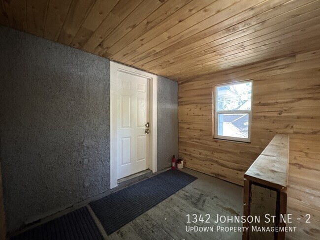 Building Photo - 1342 Johnson St NE
