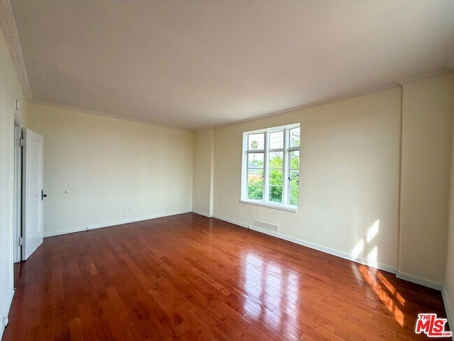 Building Photo - 1314 Hayworth Ave