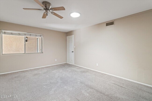 Building Photo - 2150 S Las Palmas