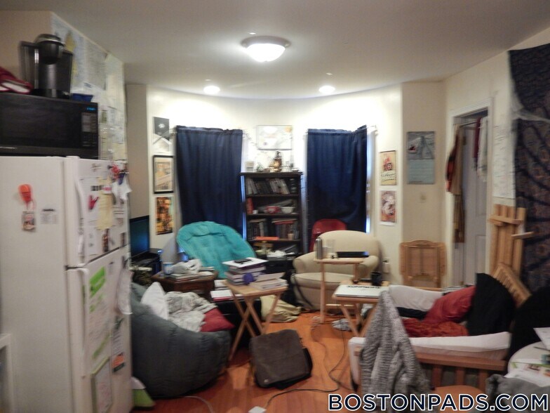 Building Photo - 104 Hammond St