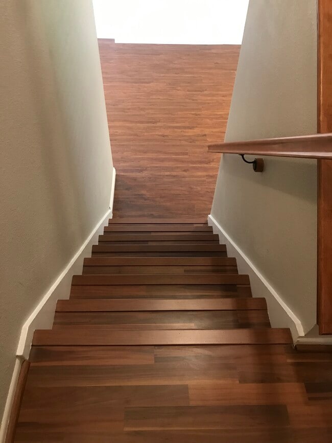 Building Photo - 9660 Durham Dr