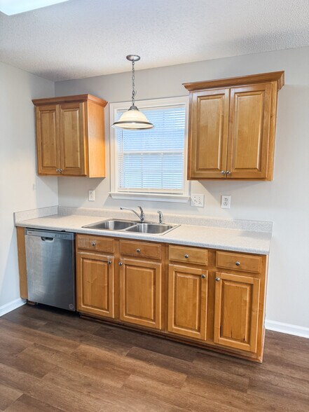 Building Photo - 107 Barley Pl