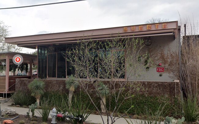 Building Photo - 1904 E 10th St