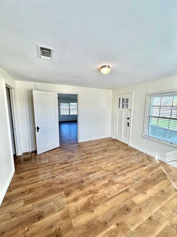Building Photo - 3207 Grape Creek Rd