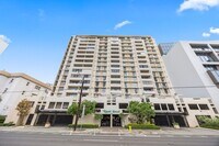 Building Photo - Beautiful 2BR/2BA Condo Close to Ala Moana & Downtown