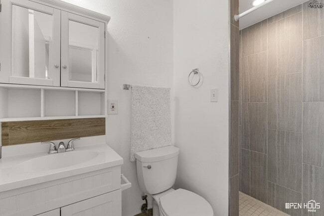Building Photo - 212 Dirks Dr