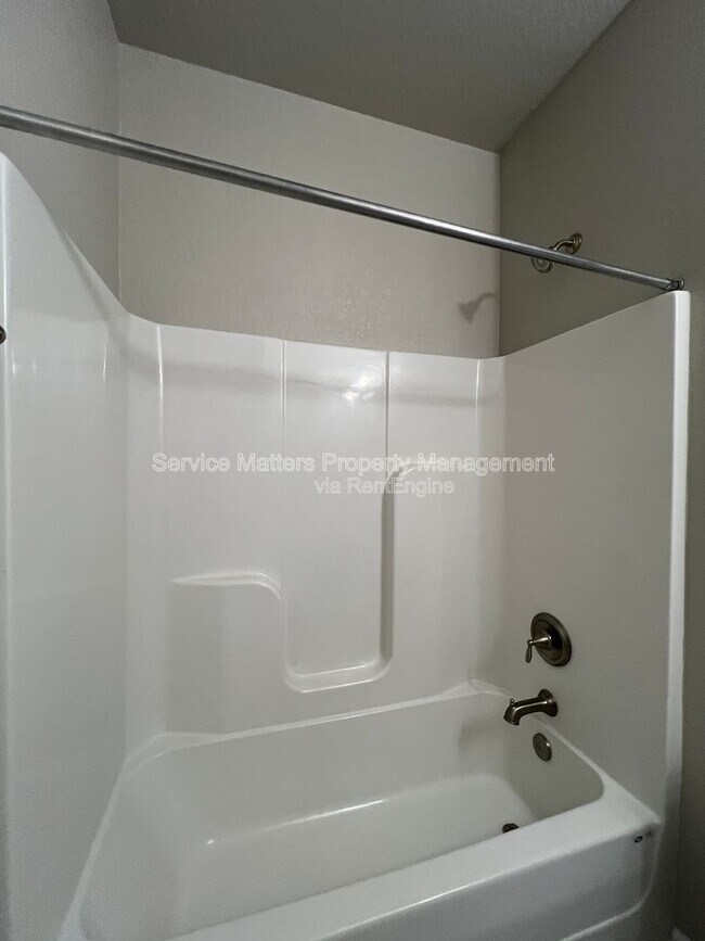 Building Photo - 5330 Parkside Dr