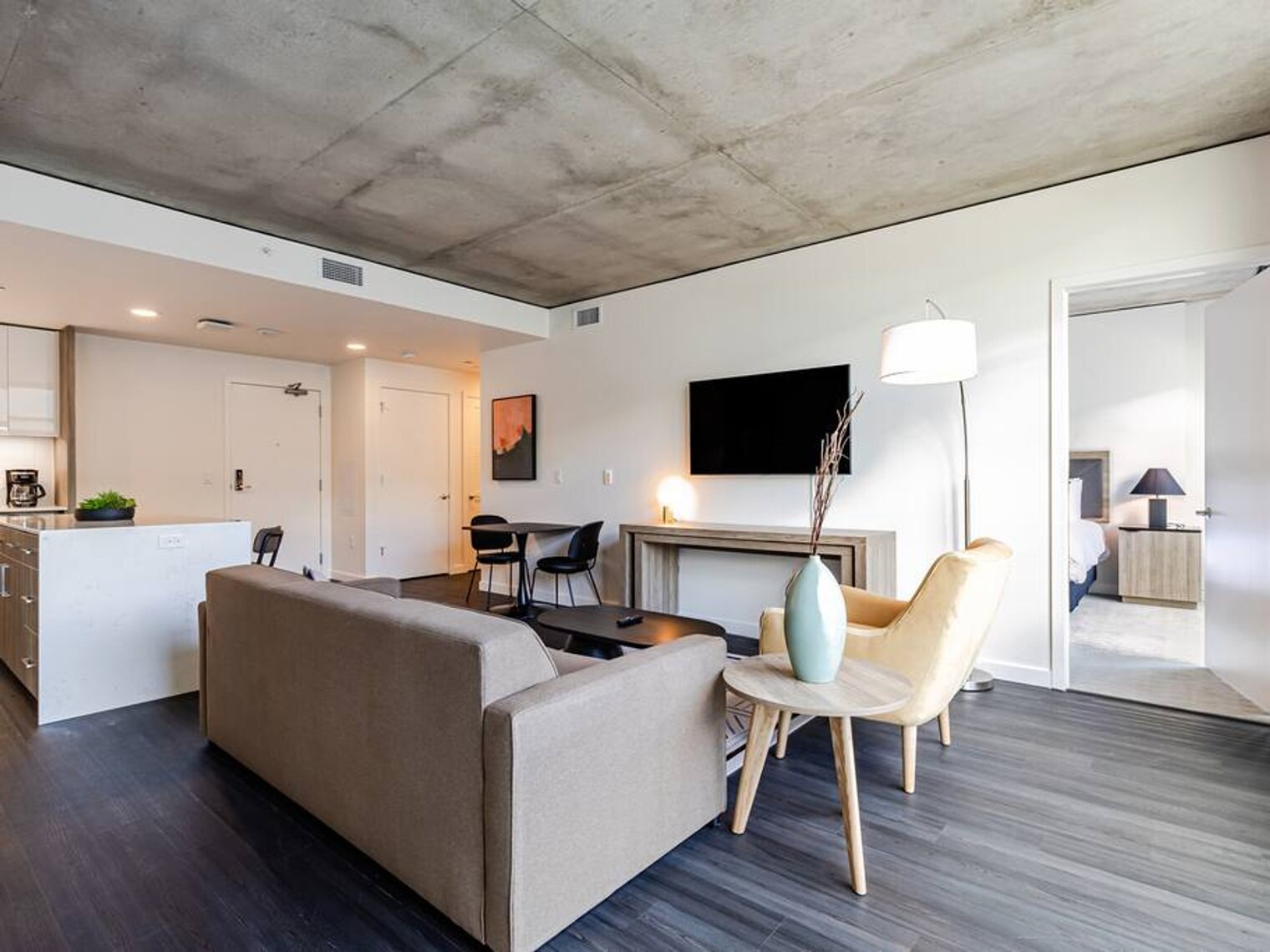 Building Photo - 1550 NW Naito Pkwy